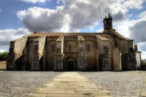 9 lugares religiosos imprescindibles para visitar en Santiago de Compostela 5 Colegiata de Santa María la Real del Sar