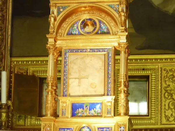 El Milagro Eucarístico de Bolsena: La manifestación de la presencia real de Jesucristo en la Eucaristía 1 Milagro Eucarístico de Bolsena