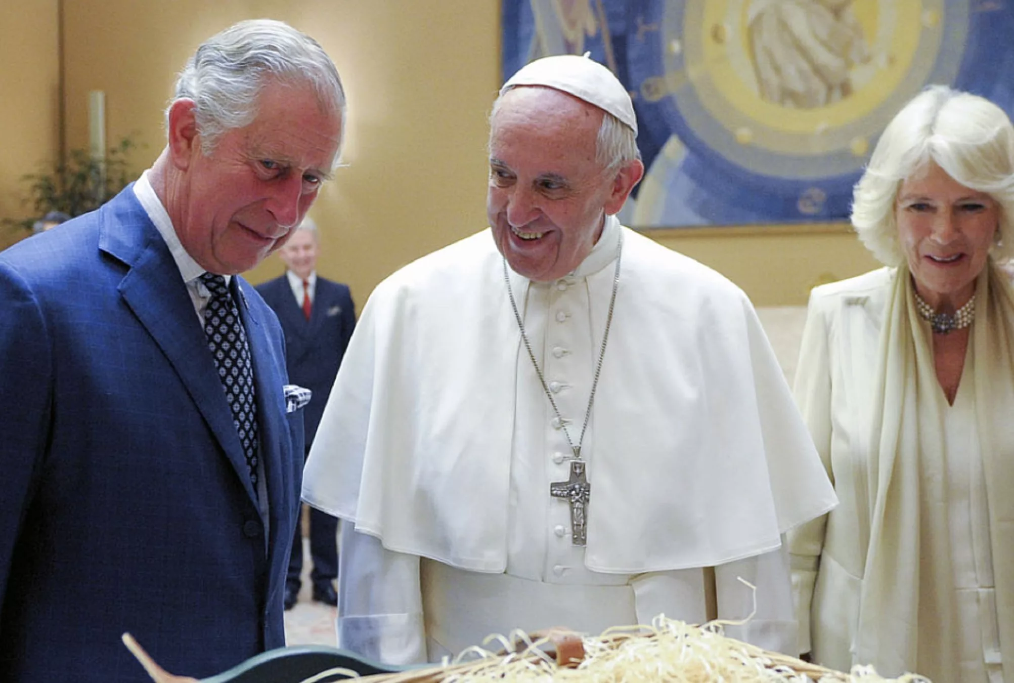 Papa Francisco dona fragmentos de la Verdadera Cruz para coronación de Carlos III 1 PApa Francisco y Carlos III