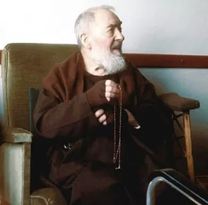 La Misteriosa Herida que Consumía al Padre Pío 2
