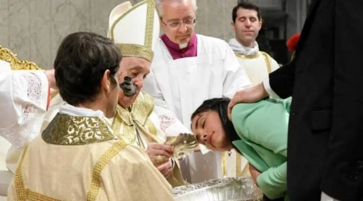 El Papa Francisco bautiza a Biliannis Guillermina Álvarez Chirinos