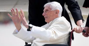Documental Online: El Papa Benedicto XVI, profeta de los últimos tiempos 2 Benedicto XVI