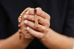 Los 2 sacramentales que la Virgen María nos ha regalado 3 el rosario de la Virgen Maria