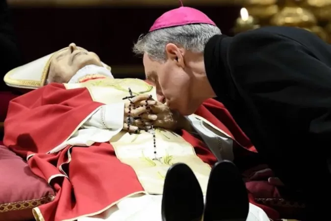 Exsecretario de Benedicto XVI revela verdadero motivo detrás de su renuncia 1 Benedicto XVI