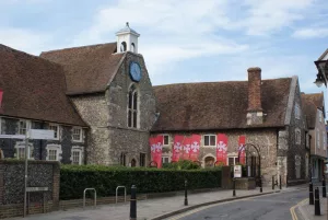 Descubre la riqueza del turismo cristiano en Canterbury 9 Turismo cristiano: Iglesia de Santa Margarita