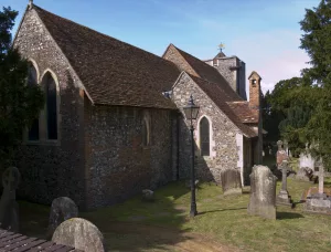 Descubre la riqueza del turismo cristiano en Canterbury 4 Turismo cristiano: Iglesia de San Martín