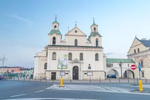 Guía turística religiosa de Częstochowa: descubriendo la devoción y el patrimonio cultural de una ciudad sagrada 4 Turismo religioso: Iglesia de San Segismundo