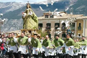 Sulmona devocion a la Virgen Maria 