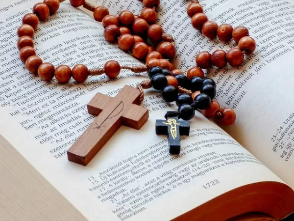 Sacramentales dañados o rotos: ¿qué se debe hacer con ellos? 2 Sacramentales rotos o dañados