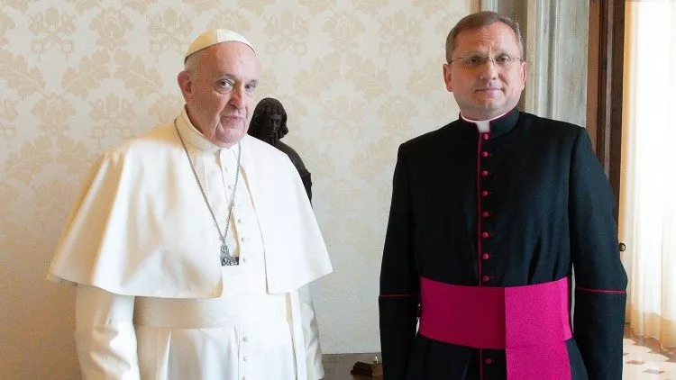 Mons. Urbańczyk destaca la urgencia de evitar la guerra nuclear