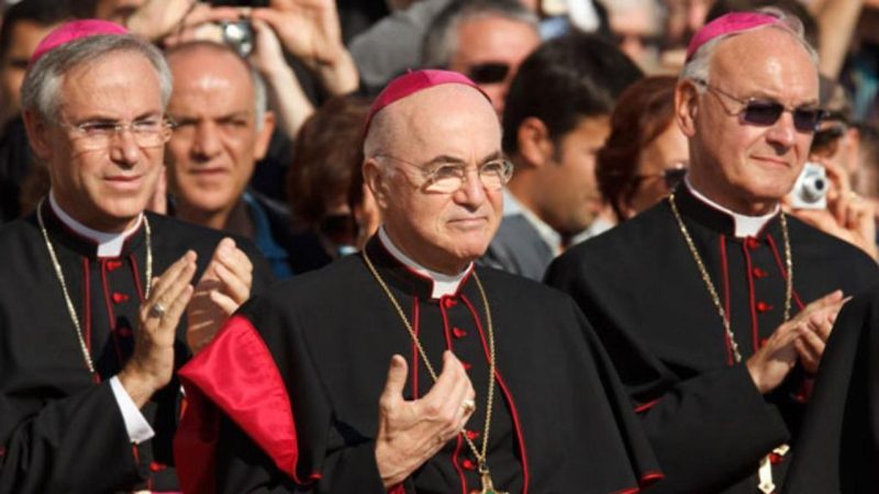 Arzobispo Viganò Denuncia la Aprobación de Bendiciones a Parejas Homosexuales en San Pedro 3 Arzobispo Viganò
