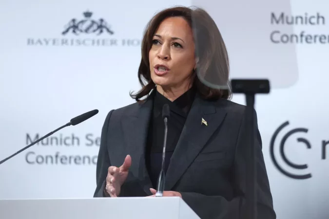Kamala Harris Aplaude la Realización de un Aborto en Visita a Wisconsin" 2 Kamala Harris