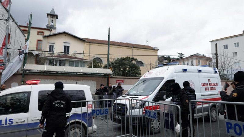 Terror en Estambul: Ataque Armado en Iglesia Católica Durante Misa Deja un Muerto 3 Terror en Estambul