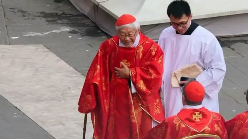 Cardenal Zen pide dimisión de Cardenal Víctor Manuel Fernández y critica Fiducia Supplicans 3 Cardenal Zen