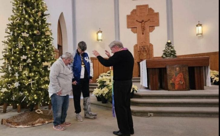 ESCÁNDALO: Sacerdote Católico Oficia 'Bendición' para "Matrimonio Gay" 2 BENDICIÓN