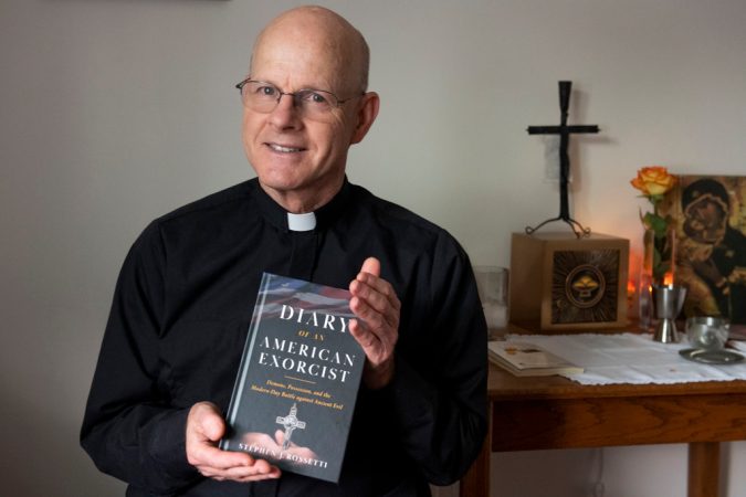 Exorcista Stephen Rossetti revela el plan que tiene Satanás 2 Stephen Rossetti