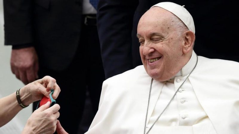 Papa Francisco sobre Fiducia Supplicans: Pequeños Grupos Ideológicos en Oposición 2 Papa Francisco