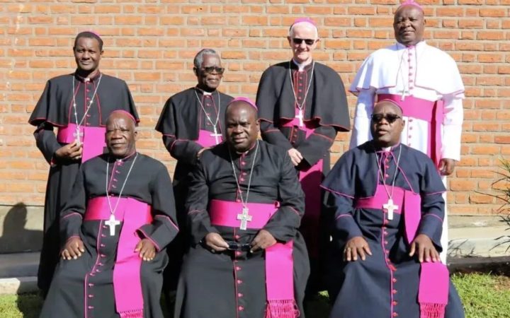 Obispos Africanos Rechazan Bendiciones a Parejas Homosexuales Según Directrices del Vaticano 2 Obispos Africanos