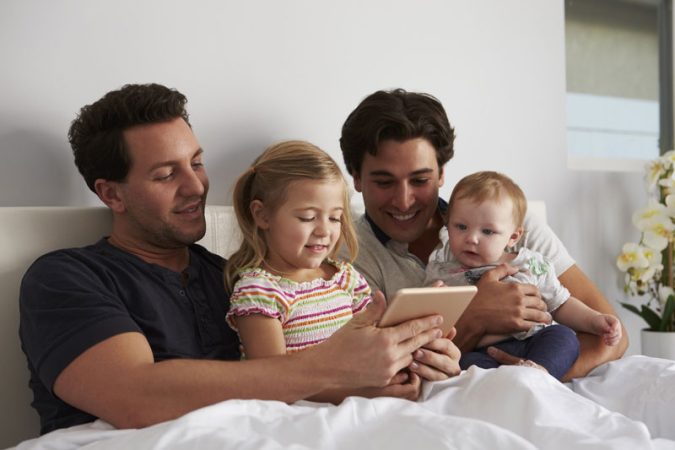 Alemania Abre el Camino a la Maternidad Masculina: Una Reforma que Desafía la Familia Tradicional 3 "Maternidad" Masculina