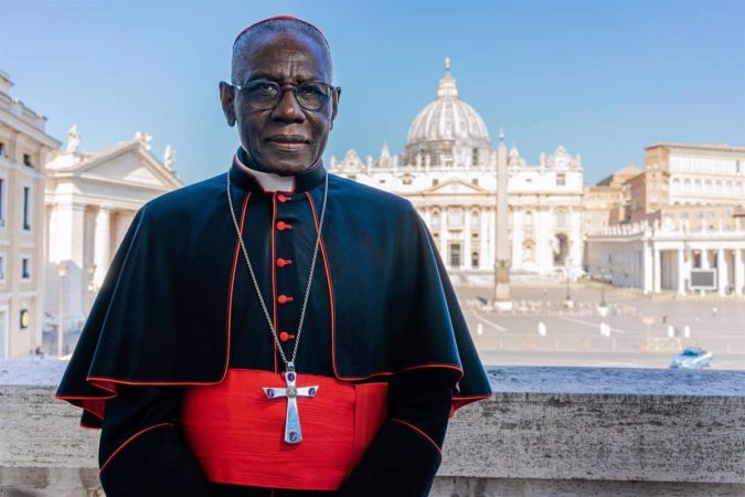 ¡Herejía en la Iglesia! El Grito de Alerta del Cardenal Sarah Contra 'Fiducia Supplicans 2 Cardenal Sarah