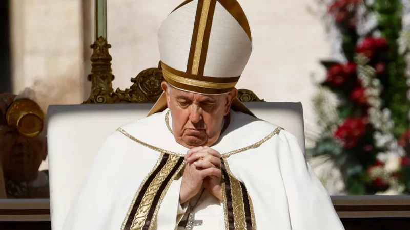 El Papa Francisco Insta a los Católicos a Escoger la Biblia Frente al 'Bombardeo' de las Redes Sociales 2 Papa Francisco