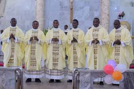 El Milagro de Nsukka: La Diócesis Nigeriana Duplica su Número de Sacerdotes en Diez Años 4 SACERDOTES