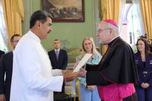 Controversia en Venezuela: El Nuevo Nuncio del Vaticano se Reúne con Maduro 2 maduro venezuela