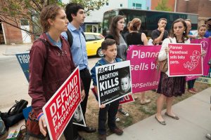 Planned Parenthood Realiza Abortos Gratuitos en Apoyo a la Convención Demócrata 2 Abortos