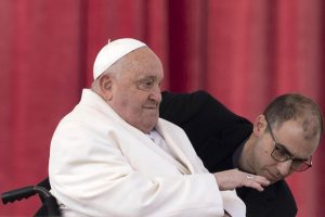 Empeora la salud del Papa Francisco: neumonía bilateral y bronquitis asmática complican su recuperación 2 PAPA FRANCISCO SALUD