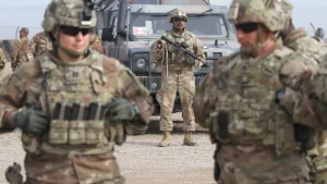 El Ejército de EE.UU. prohíbe oficialmente el ingreso de personas trans y detiene los procedimientos de transición 2 Ejército