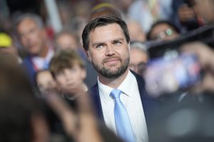 J.D. Vance Critica la Cultura Moderna por Atacar la Masculinidad y Fomentar la “Androginia”