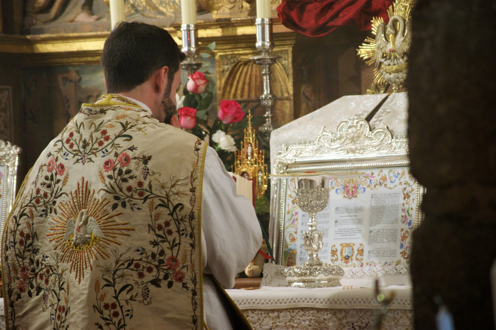 ¿Por qué no puedes "ver" lo que ocurre realmente en la Misa? 1 Misa