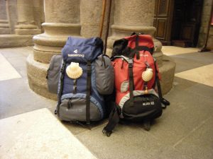 10 cosas que todo católico debe llevar en su mochila de peregrino 3 mochila de peregrino