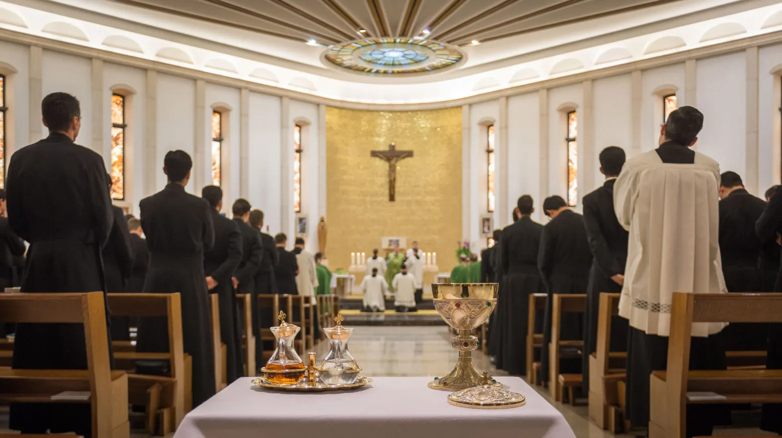 ¿Cómo Vestir para Misa? La Modestia Cristiana en la Iglesia 1 ¿Cómo Vestir para Misa? La Modestia Cristiana en la Iglesia